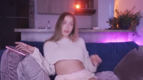 Camila online show from November 2025 08:42:02 PM