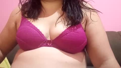 Snapshot of sweetapple808216 chatting on December 2024 03:06:02 PM sweetapple808216 online show from December 2024 03:06:02 PM