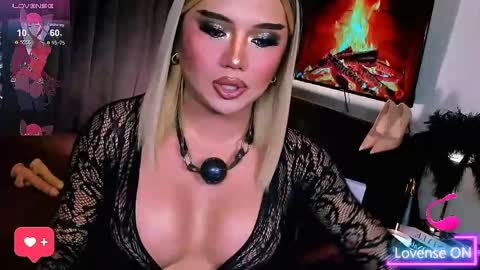 Snapshot of sweetbella69xoxo chatting on May 2026 12:22:01 PM BELLA online show from May 2026 12:22:01 PM