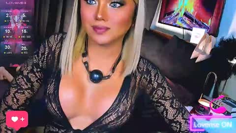 Snapshot of sweetbella69xoxo chatting on May 2026 05:32:02 PM BELLA online show from May 2026 05:32:02 PM