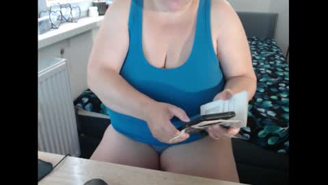 Sweetboobs85h online show from October 2025 07:47:02 AM