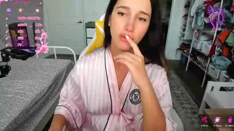 Anna online show from September 2025 06:41:02 PM