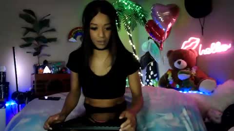 Snapshot of sweetcarimilla83 chatting on February 2026 08:07:02 PM Jillian online show from February 2026 08:07:02 PM
