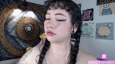 Snapshot of sweetcrime chatting on September 2025 02:45:01 AM       Independent model online show from September 2025 02:45:01 AM