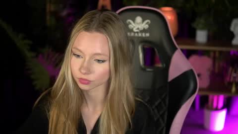 Lina online show from February 2026 03:41:02 PM