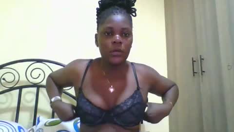 Snapshot of sweetdarkskin chatting on October 2025 10:38:01 AM CLARIS online show from October 2025 10:38:01 AM