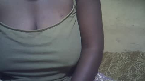 Snapshot of sweetdivah2 chatting on July 2026 04:08:01 AM divinah online show from July 2026 04:08:01 AM