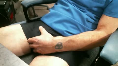 Snapshot of sweetdong chatting on February 2025 12:55:02 PM Stick around its a grower online show from February 2025 12:55:02 PM