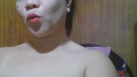 Snapshot of sweeteyes69xx chatting on August 2026 04:22:01 AM sweeteyes69xx online show from August 2026 04:22:01 AM