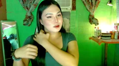 Snapshot of sweetgirl_kathy chatting on April 2026 01:43:02 PM Kathy online show from April 2026 01:43:02 PM