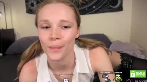 Snapshot of sweetgracee chatting on April 2026 03:46:01 AM sweetgracee online show from April 2026 03:46:01 AM