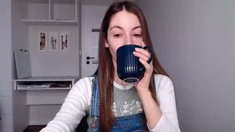 Emma  online show from December 2025 08:56:02 AM