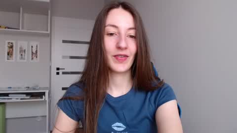 Snapshot of sweetheart_77 chatting on June 2026 08:33:02 AM Emma online show from June 2026 08:33:02 AM