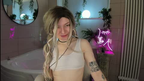 Kira online show from January 2025 09:25:01 PM