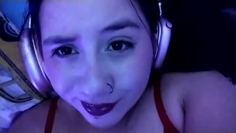 Snapshot of sweetie__annie chatting on February 2025 05:10:01 AM Ana Mara  i cant Make noise My family is here  online show from February 2025 05:10:01 AM