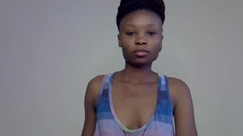 Snapshot of sweetie_coco chatting on January 2026 07:12:02 AM Luciana online show from January 2026 07:12:02 AM