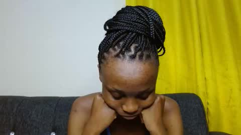 Snapshot of sweetie_coco chatting on January 2026 09:27:01 PM Luciana online show from January 2026 09:27:01 PM