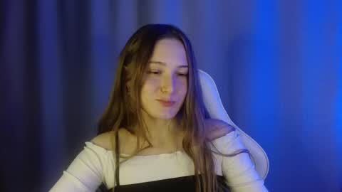 Annie online show from October 2025 08:30:01 PM