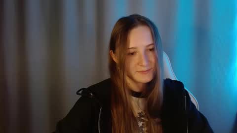 Annie online show from October 2025 08:44:02 PM