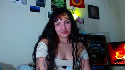 Snapshot of sweetie_maryy chatting on February 2025 09:49:01 PM Maria  my insta sweetie maryy   online show from February 2025 09:49:01 PM