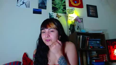 Snapshot of sweetie_maryy chatting on February 2025 05:25:02 PM Maria  my insta sweetie maryy   online show from February 2025 05:25:02 PM