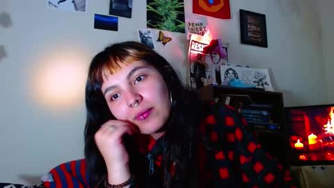 Snapshot of sweetie_maryy chatting on February 2025 04:38:02 AM Maria  my insta sweetie maryy   online show from February 2025 04:38:02 AM