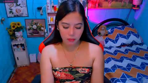 Nicole online show from March 2025 10:02:02 PM