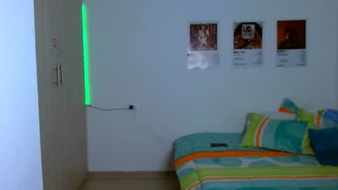 Snapshot of sweetjames2810 chatting on February 2025 08:00:01 PM SWEETJAMES online show from February 2025 08:00:01 PM