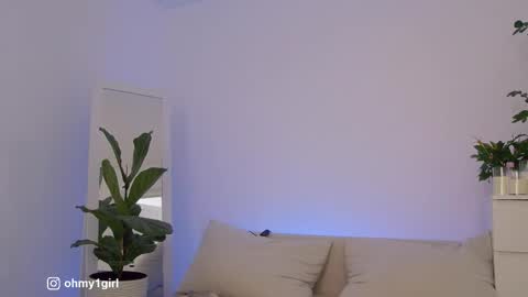 SweetKira1 online show from October 2025 12:01:02 PM