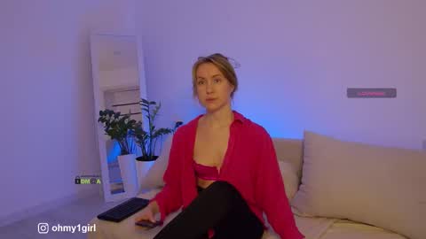 SweetKira1 online show from February 2026 03:50:01 PM