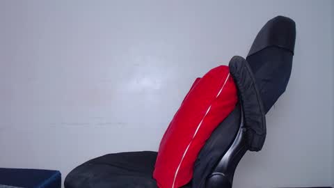 mayra online show from December 2025 09:57:01 PM