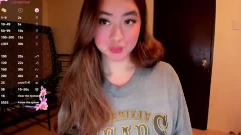 Snapshot of sweetlovepinay04 chatting on June 2026 02:52:01 PM Zoe online show from June 2026 02:52:01 PM