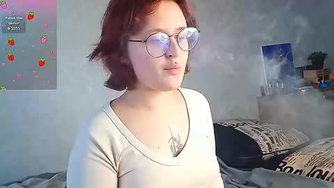 Snapshot of sweetly_girl chatting on March 2026 02:28:02 AM Louise online show from March 2026 02:28:02 AM