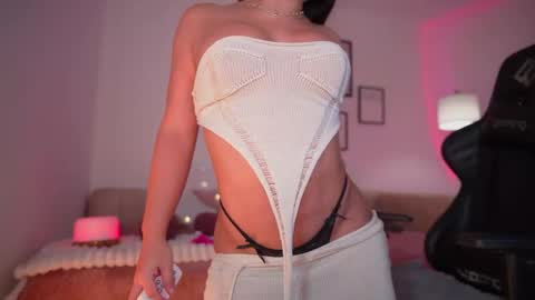 instagram melisabahamon  online show from September 2025 12:01:02 AM