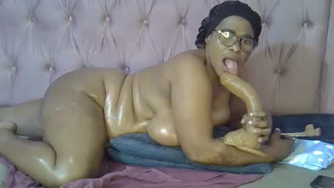 sweetmellowx1 online show from February 2025 06:59:02 AM