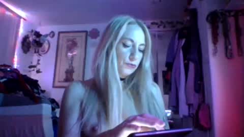 Snapshot of sweetmkb chatting on June 2026 12:18:02 PM Aria online show from June 2026 12:18:02 PM