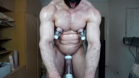 Snapshot of sweetmuscles_boy chatting on June 2026 05:12:02 PM Lorenzo online show from June 2026 05:12:02 PM