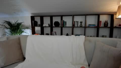 Nicole online show from October 2025 07:23:02 AM