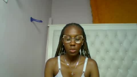 Novah girlie online show from May 2026 05:11:01 PM