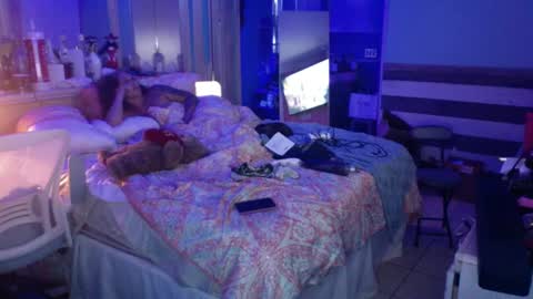 WeAim2PZzz online show from February 2025 09:41:01 AM