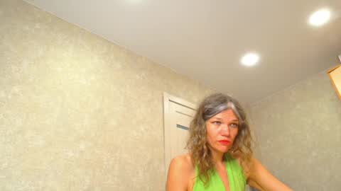 Snapshot of sweetpairfun chatting on May 2026 06:42:02 AM Veronica and Alex online show from May 2026 06:42:02 AM