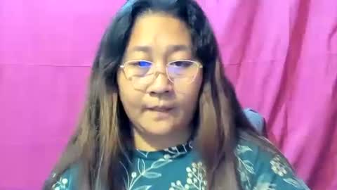 Snapshot of sweetpilipina88 chatting on December 2024 05:38:02 AM MIA online show from December 2024 05:38:02 AM