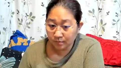 Snapshot of sweetpilipina88 chatting on September 2025 06:54:01 PM MIA online show from September 2025 06:54:01 PM