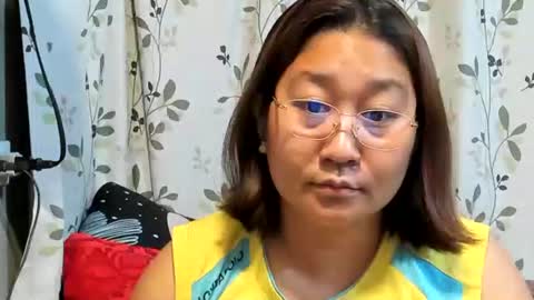 Snapshot of sweetpilipina88 chatting on October 2025 08:00:02 AM MIA online show from October 2025 08:00:02 AM