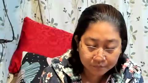 Snapshot of sweetpilipina88 chatting on October 2025 10:12:01 PM MIA online show from October 2025 10:12:01 PM