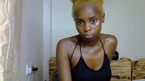 Snapshot of sweetrall chatting on February 2026 01:44:02 AM Lilly online show from February 2026 01:44:02 AM