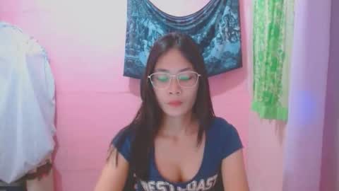 Snapshot of sweetsexygirl20 chatting on May 2026 12:45:02 PM Mia online show from May 2026 12:45:02 PM