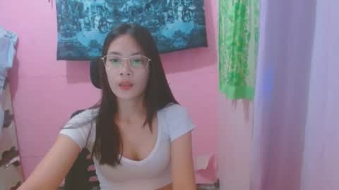 Snapshot of sweetsexygirl20 chatting on June 2026 06:00:01 AM Mia online show from June 2026 06:00:01 AM