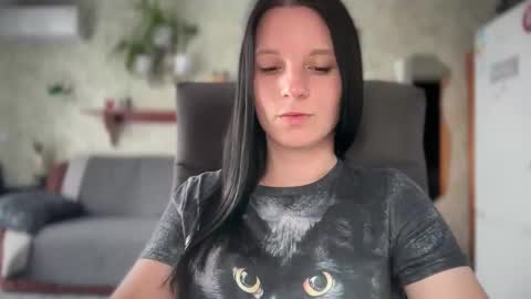 Snapshot of sweetshy99 chatting on June 2026 09:56:02 AM Sweet Shy online show from June 2026 09:56:02 AM