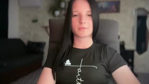 Snapshot of sweetshy99 chatting on June 2026 06:17:02 PM Sweet Shy online show from June 2026 06:17:02 PM